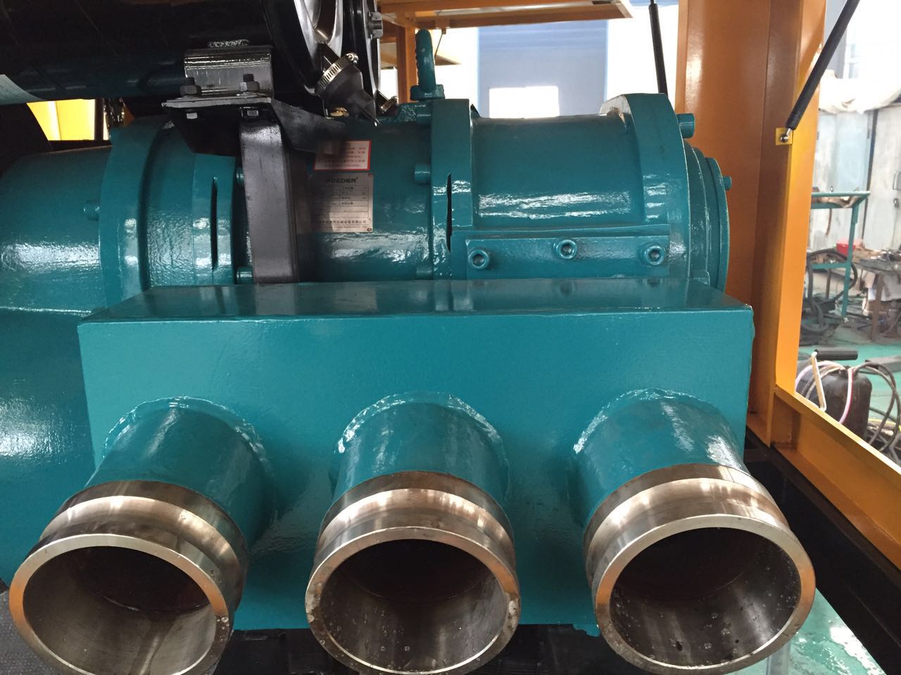 泵站中的凸輪轉(zhuǎn)子泵近距離特寫2016061501 泵站中的凸輪轉(zhuǎn)子泵近距離特寫2016061501